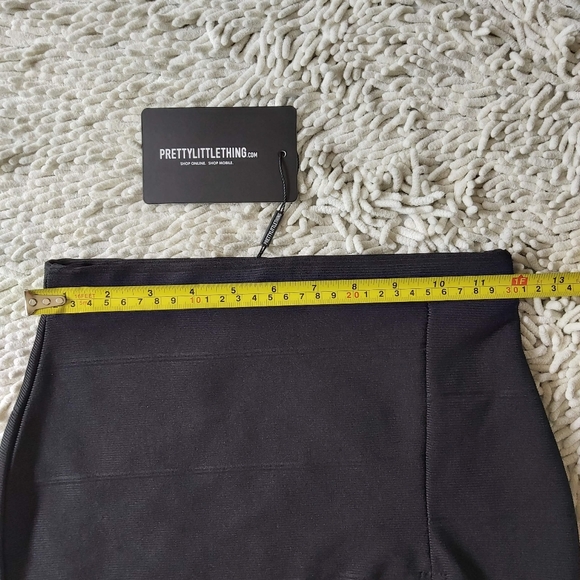 PrettyLittleThing black mini skirt- size 2 - Picture 5 of 6
